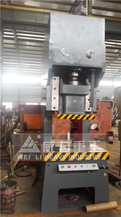 國標(biāo)式快速125噸沖床