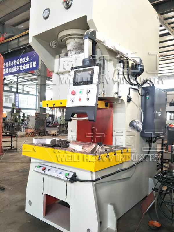 250噸液壓沖床車間加工完成